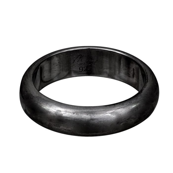 Ανδρικό δαχτυλίδι ''Καμπύλη Τροχιά'' κατασκευασμένο χειροποίητα από ασήμι 925 βαθμών που έχει δεχθεί μαύρη επιπλατίνωση. Από τη συλλογή ''Ατέρμονα''.